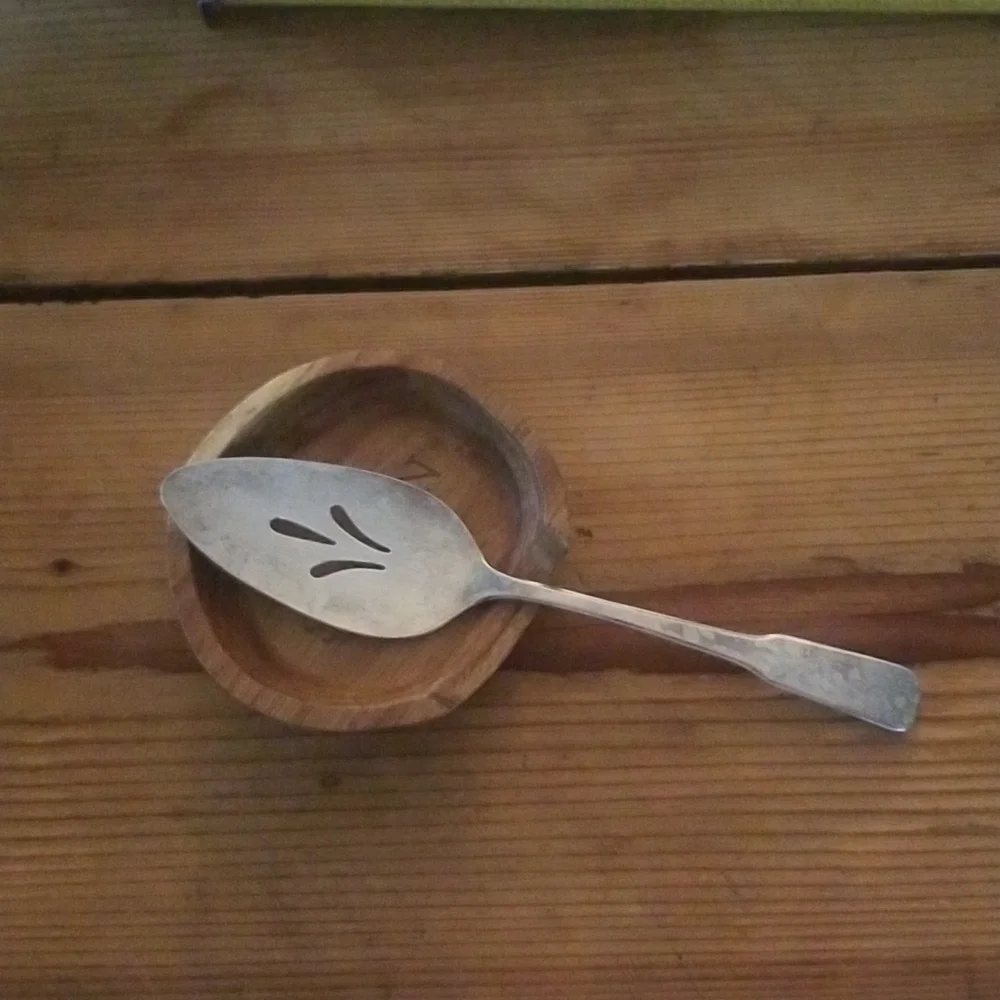 Vtg International Silverplate CAKE PIE SERVER